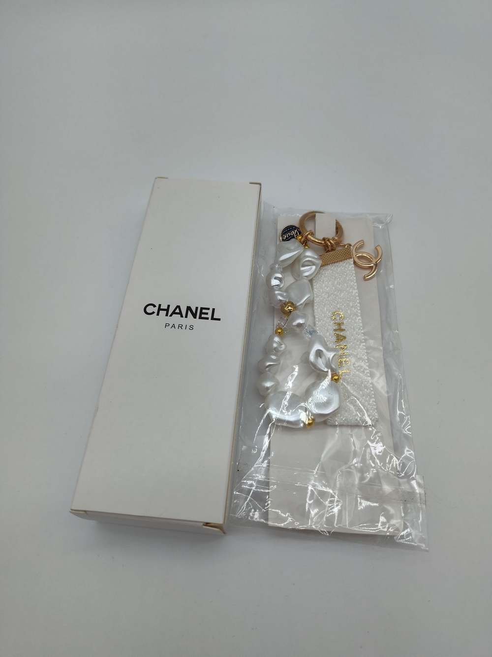 CHANEL Pearl Love CC Charm Keychain Bag Charm Gold Tone Crystal NIB - Picture 5 of 6